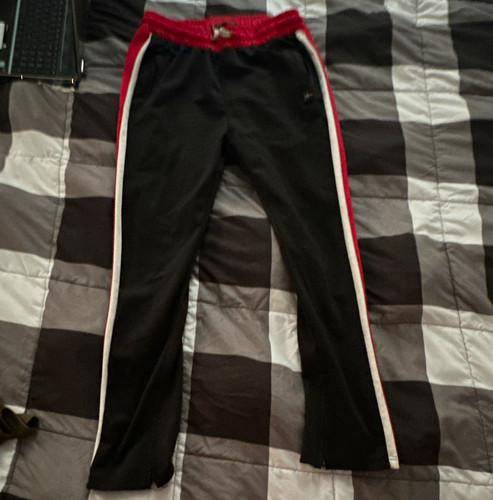 Screenshot men track pants - screenshot,